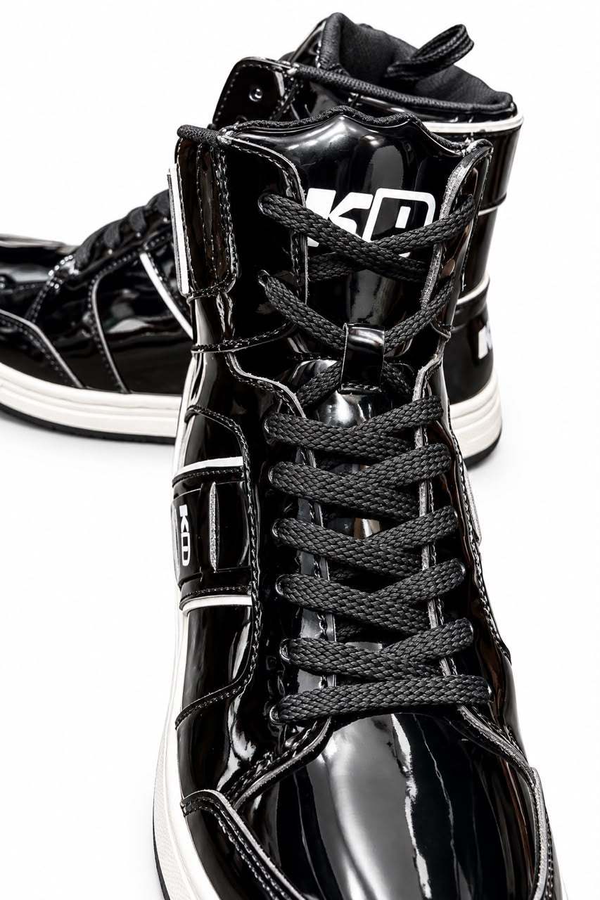 KB GLOSSY SNEAKER